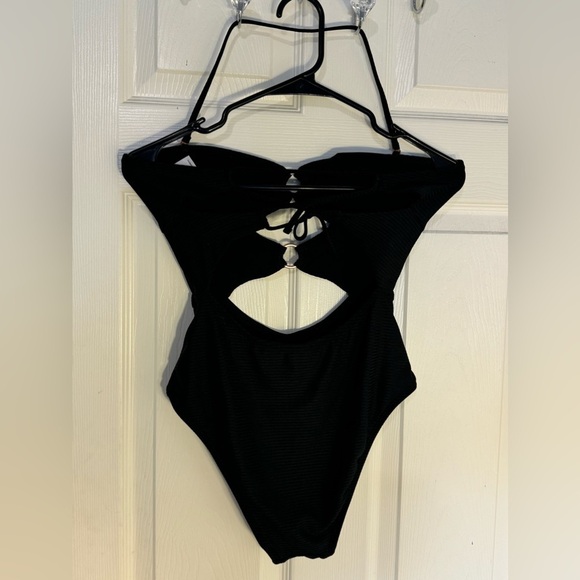 Hula Honey Black ribbed one piece‎ cutout swimsuit size medium - Picture 2 of 14